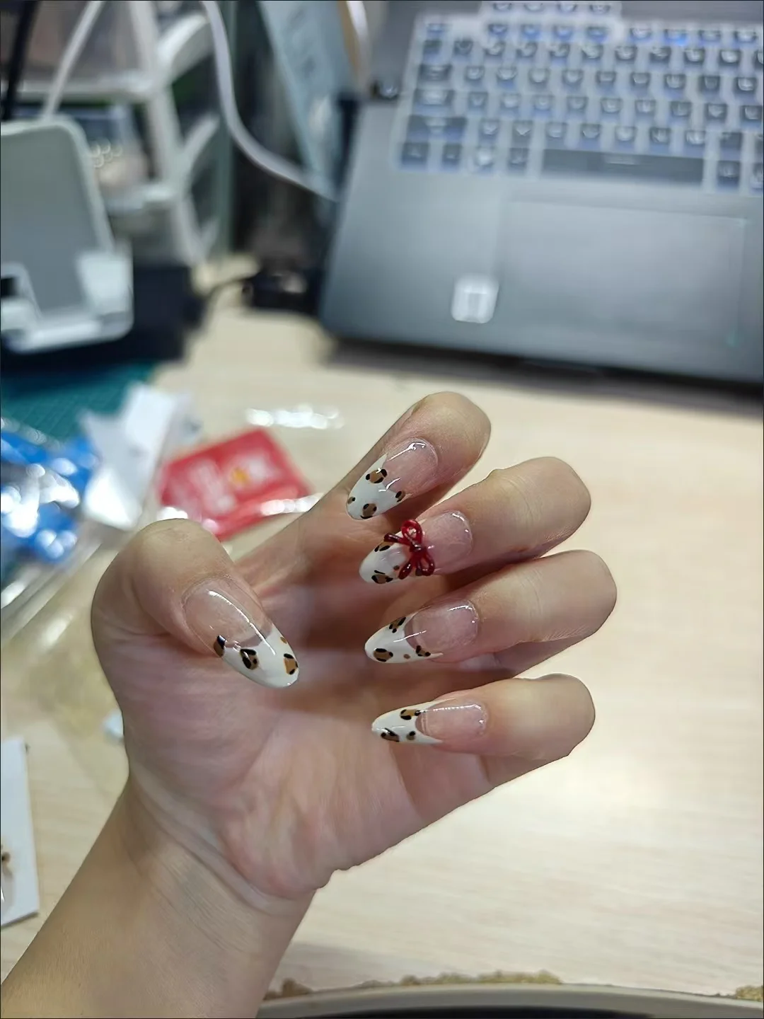 [Leopard Print French] Pure Handmade Manicure Wearing Nail Advanced Niche Sweet Cool Hot Girls Internet Temperament White