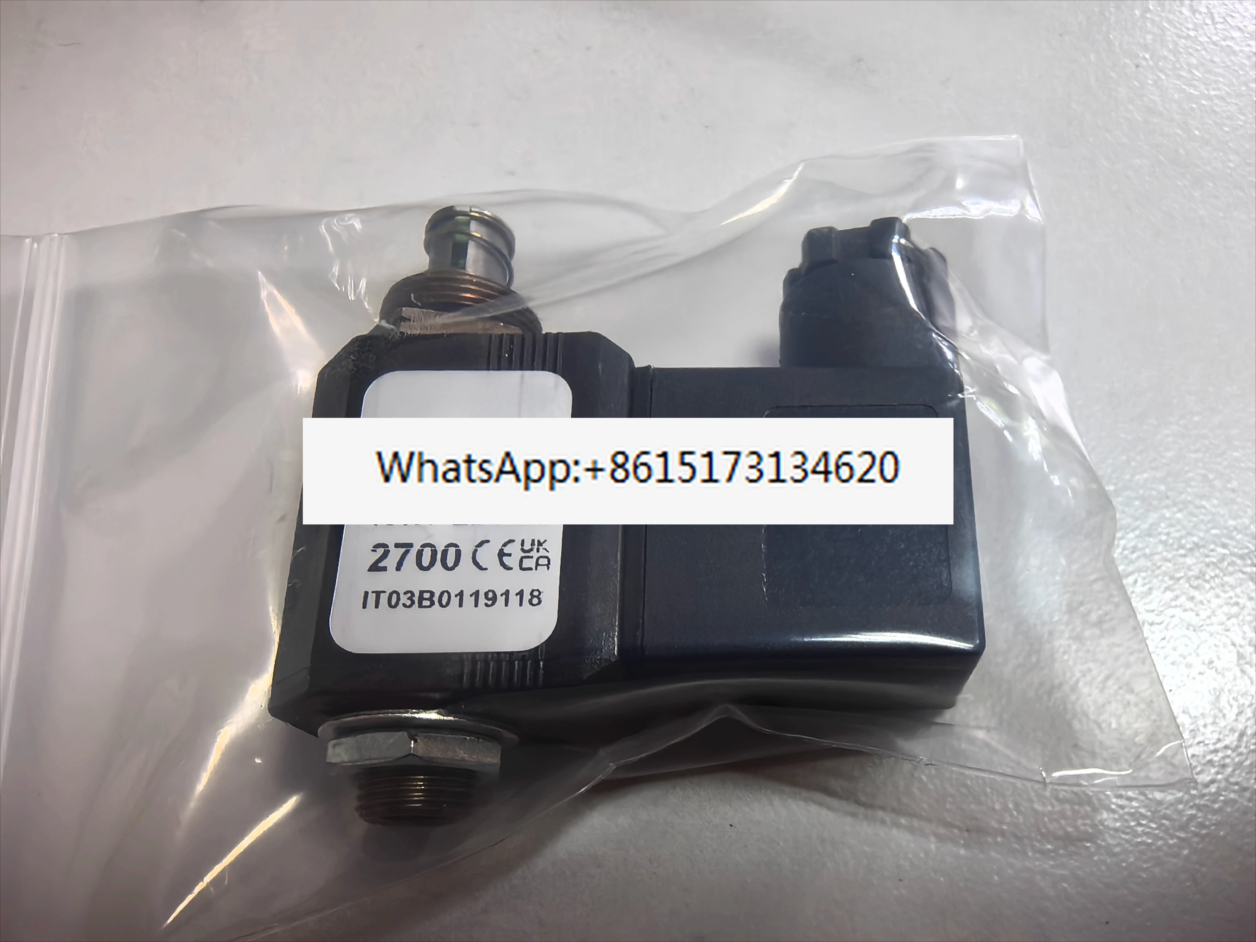 

Solenoid valve 27A18 22T1 2250 2700 air compressor three-way intake valve supporting assembly