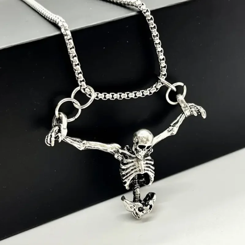 

Creative Crucifixion Skull Pendant Men Necklace Punk HipHop Silver Color Half Body Skeleton Hanging Party Jewelry Gift Wholesale