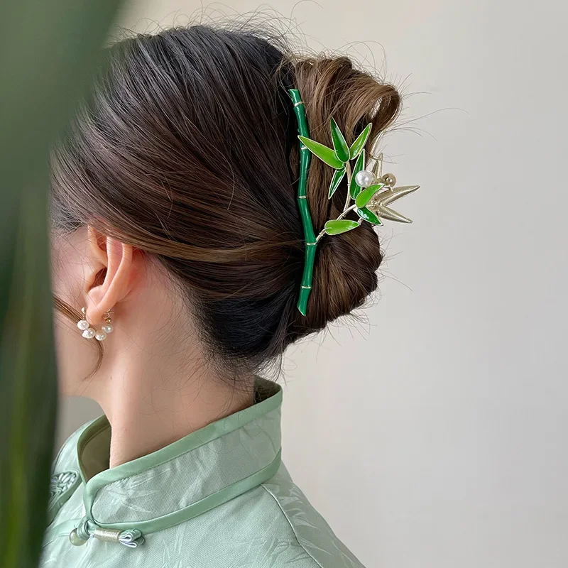Garra de pelo de bambú verde Retro para mujer, pinza de cola de caballo de perla, Clip de tiburón de perla, tocado decorativo de estilo de niña, nueva moda