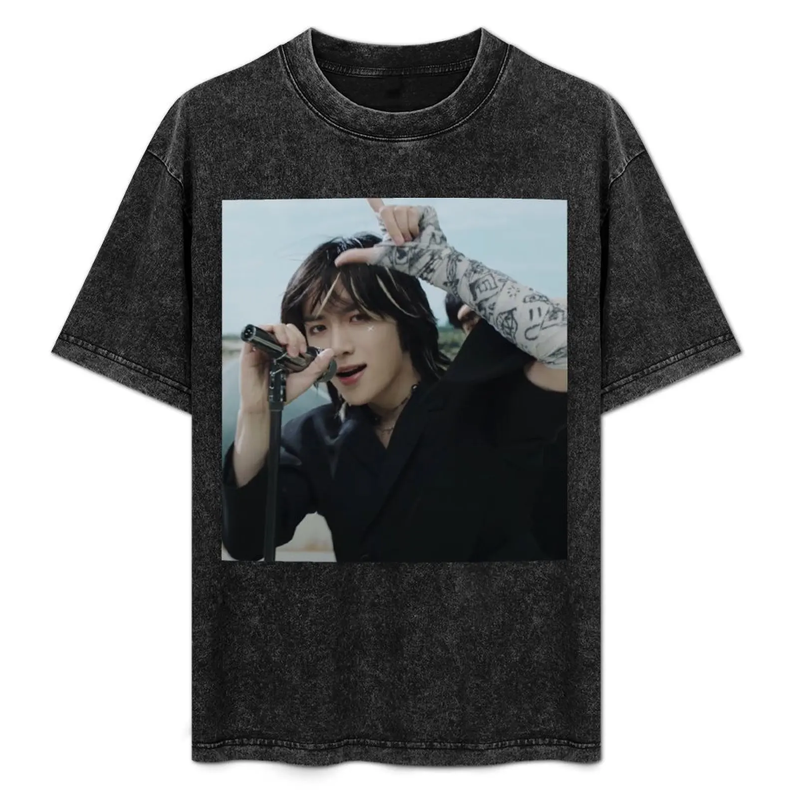 

TXT - LOSER = LOVER - BEOMGYU T-Shirt Outdoor Working T-Shirt