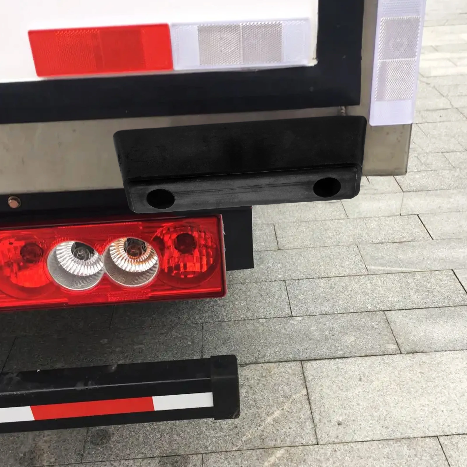 

Rubber Truck Bumper Guard Rear Impact Absorbing Block for Trailer Ramp Protection Heavy Duty Solid Rubber Stopper