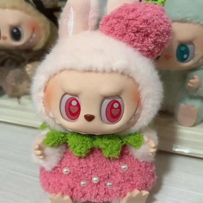 

Labubu Sits At A Party 17cm Doll Clothes Resin Blind Box Pendant Macaron Strawberry Knitwear Set