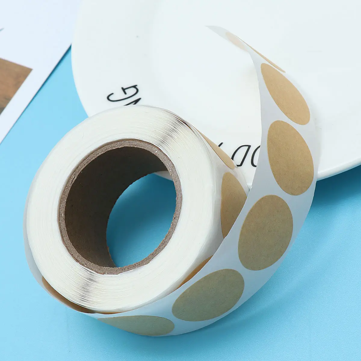 

500Pcs Writable Kraft Paper Stickers Round Self Adhesive Labels for Gift Cards Party Favors Receipts Poly Mailers Handmade Soap