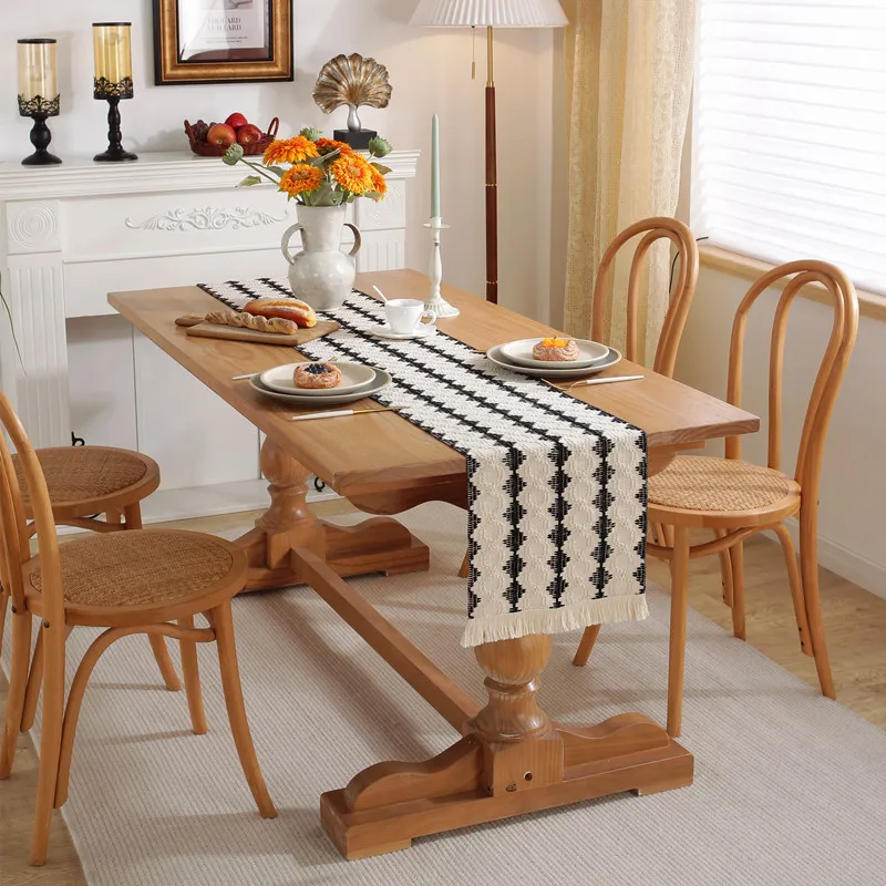 

American Style All-Cotton Black and White Woven Color-Block Tassel Striped Diamond Grid Table Runner Dining Table Cabinet Decora