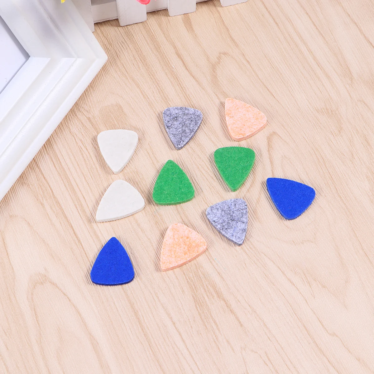 10 قطعة يختار الغيتار ورأى يختار ل القيثارة الملونة السلس عدم الانزلاق يانع الصوت منخفضة الآلات الملحقات