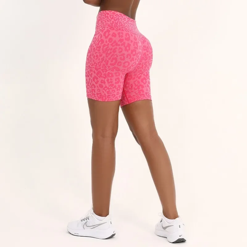 ​ ​ Pantaloncini da yoga da donna a vita alta con stampa leopardata Pantaloncini da allenamento per il sollevamento del sedere Pantaloncini sottili a tre punti da palestra senza cuciture