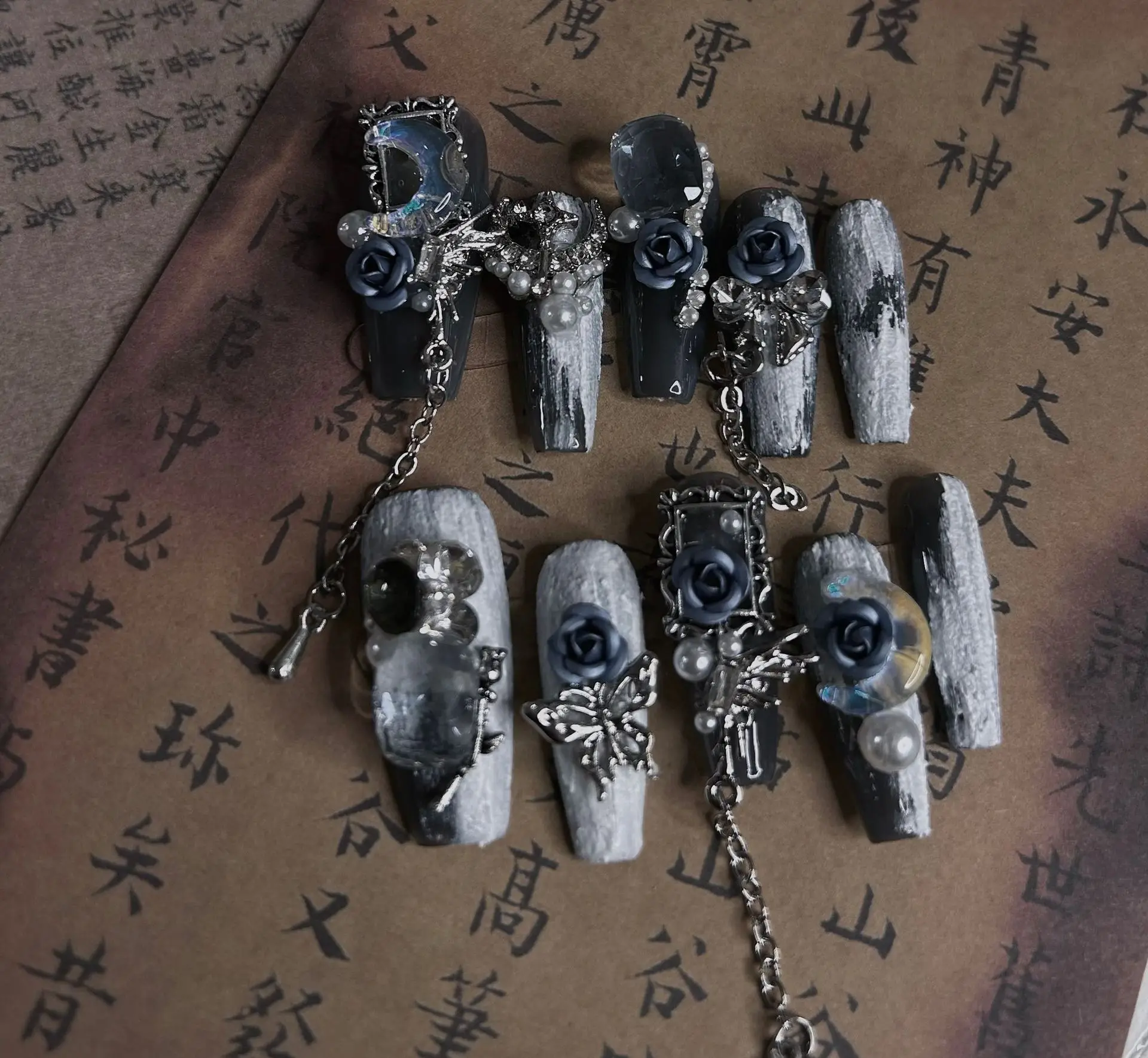 

Vintage Blue Rose Press - On Nails with Chain & Rhinestones, Elegant Handmade False Nails for Formal Events