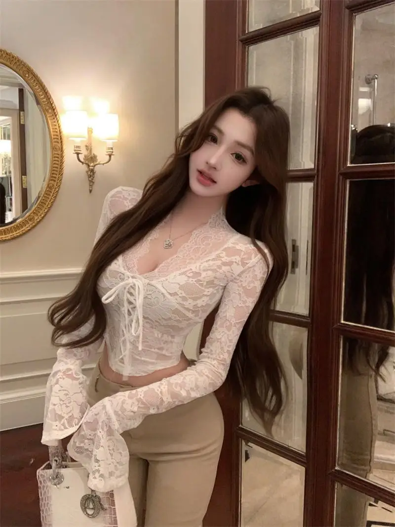 Pure Desire Style Women's Long Sleeve Lace Shirt T-shirt V-neck Bell Sleeve Slim Fit White Base Layer Top Winter Fashion
