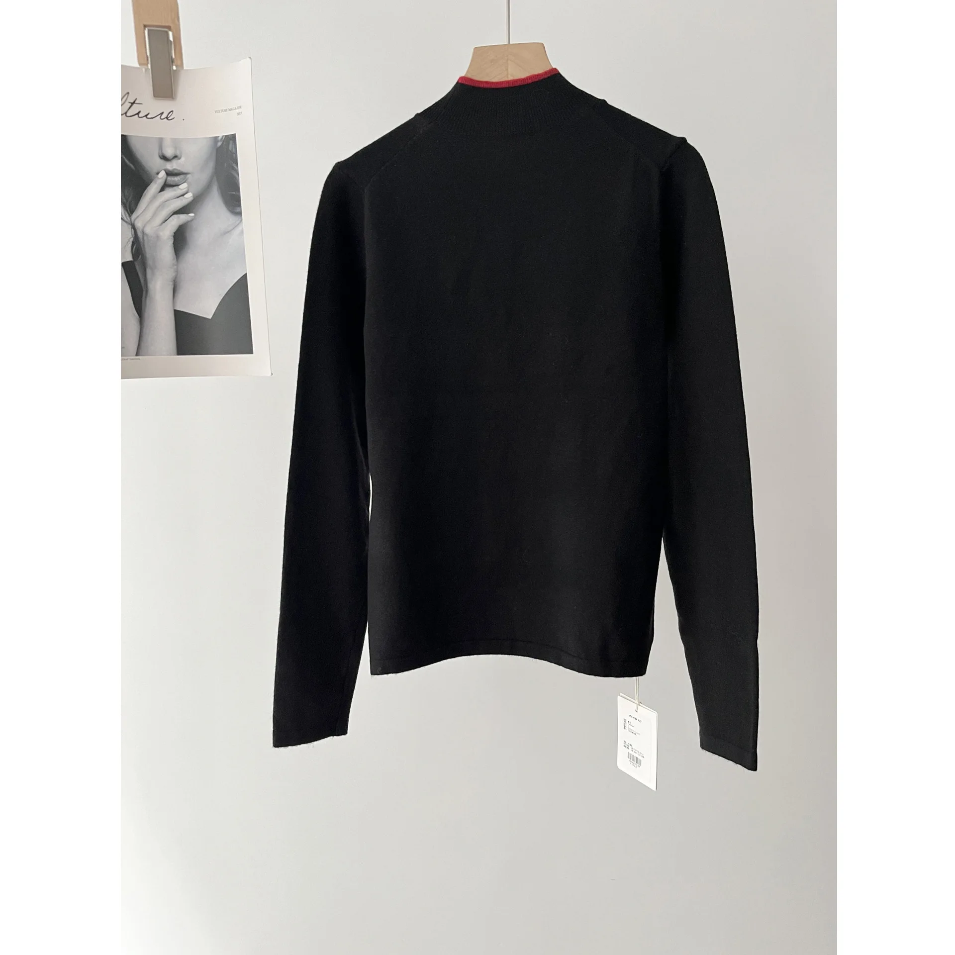 Women's early autumn new easy-to-take-care semi-turtleneck pullover knitted sweater black bottoming shirt with  inside.