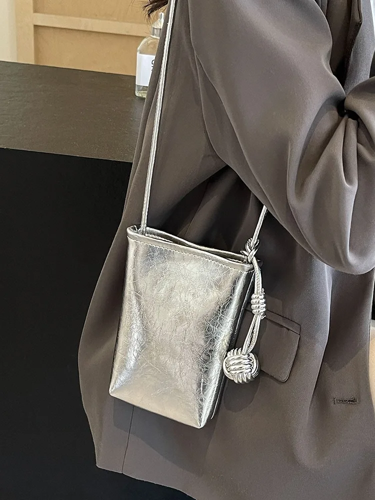 Silver Women 2024 New Summer Crossbody Bag Match Colors Fashion Cell Phone Purses Temperament Commuting Simplicity Handbag Sofe