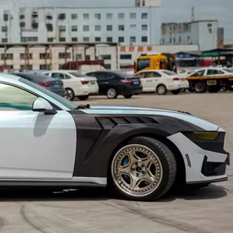 

Suitable for New Ford Mustang Carbon Fiber Vent Front Fender Mudguard 2024+