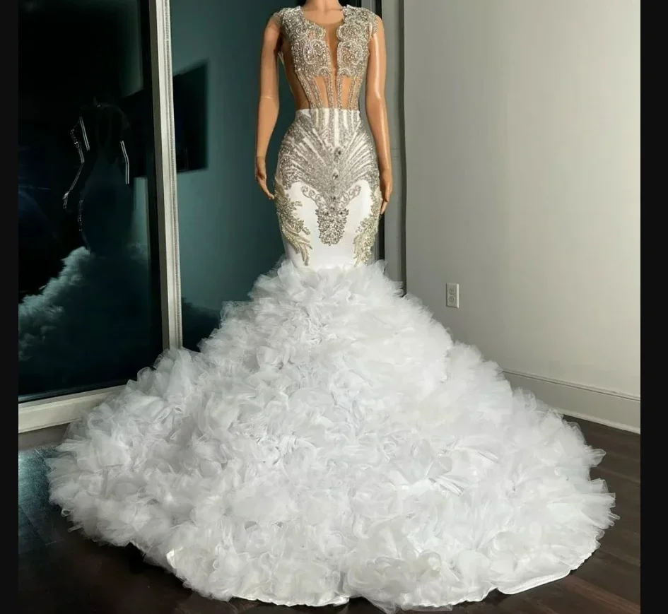 Maniche ad aletta personalizzate vedere attraverso cristalli scintillanti perline abito da sposa per la sposa abiti da casamento livelli abito da sposa in tulle
