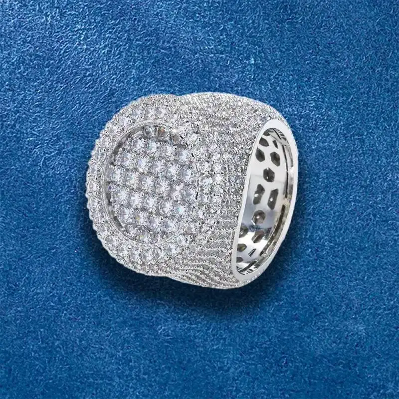 

Gallerley Custom Jewelry Hip Hop Iced Out Round Brilliant Cut Claw Setting S925 Silver VVS Moissanite Men's Ring
