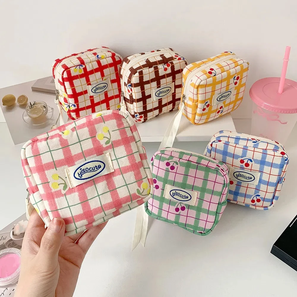 Large Capacity Y2K Cherry Pencil Case Cosmetics Storage Handheld Korean Pencil Bag Portable Checkered Cartoon Cherry Makeup Bag