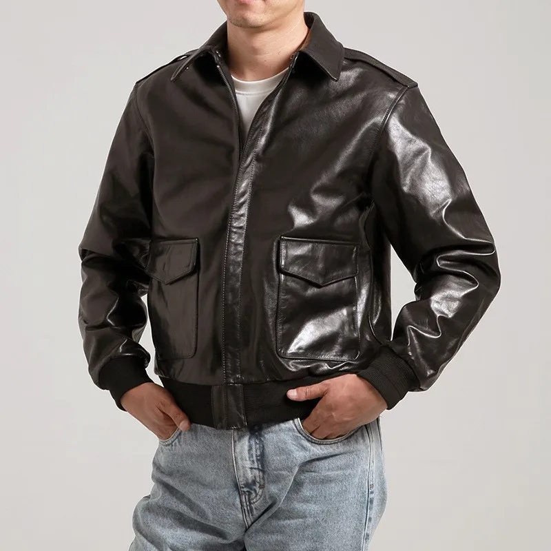 Cuero sencillo y versátil para hombres con estilo, piel de vaca curtida vegetalmente.