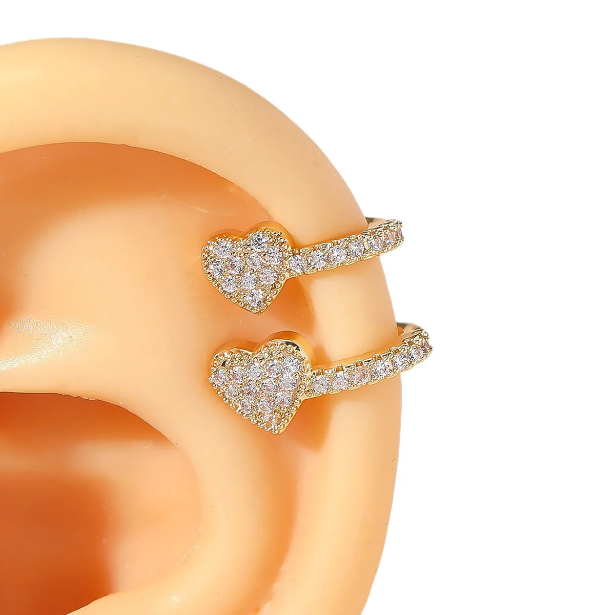 

Hot Sale Fashion Heart Zircon Ear Cuffs Women Light Luxury Niche Personality Design Elegant Party Gifts Ear Jewelry Wholesale