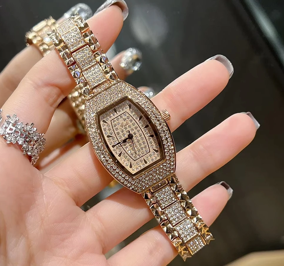 

Luxury Fashion AAA Full Diamonds Tonneau Gold Women Watch Ladies Quartz Watch Female Elegant Bracelet AAA Watches Clock Reloj