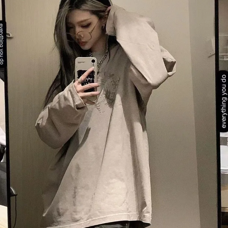 Oversize średniej długości najniższe topy damskie Y2k E-Girl z długim rękawem luźny sweter wiosna jesień nowe t-shirty z nadrukiem z okrągłym