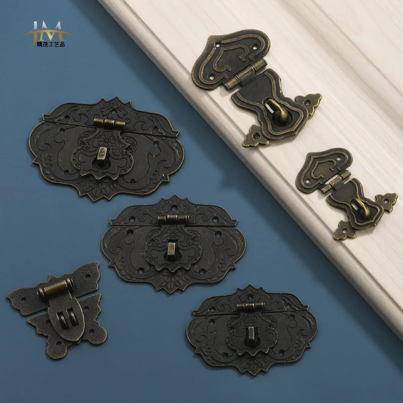 Hardware new Chinese antique wine box lock panel box buckle can be equipped with password padlock bronze