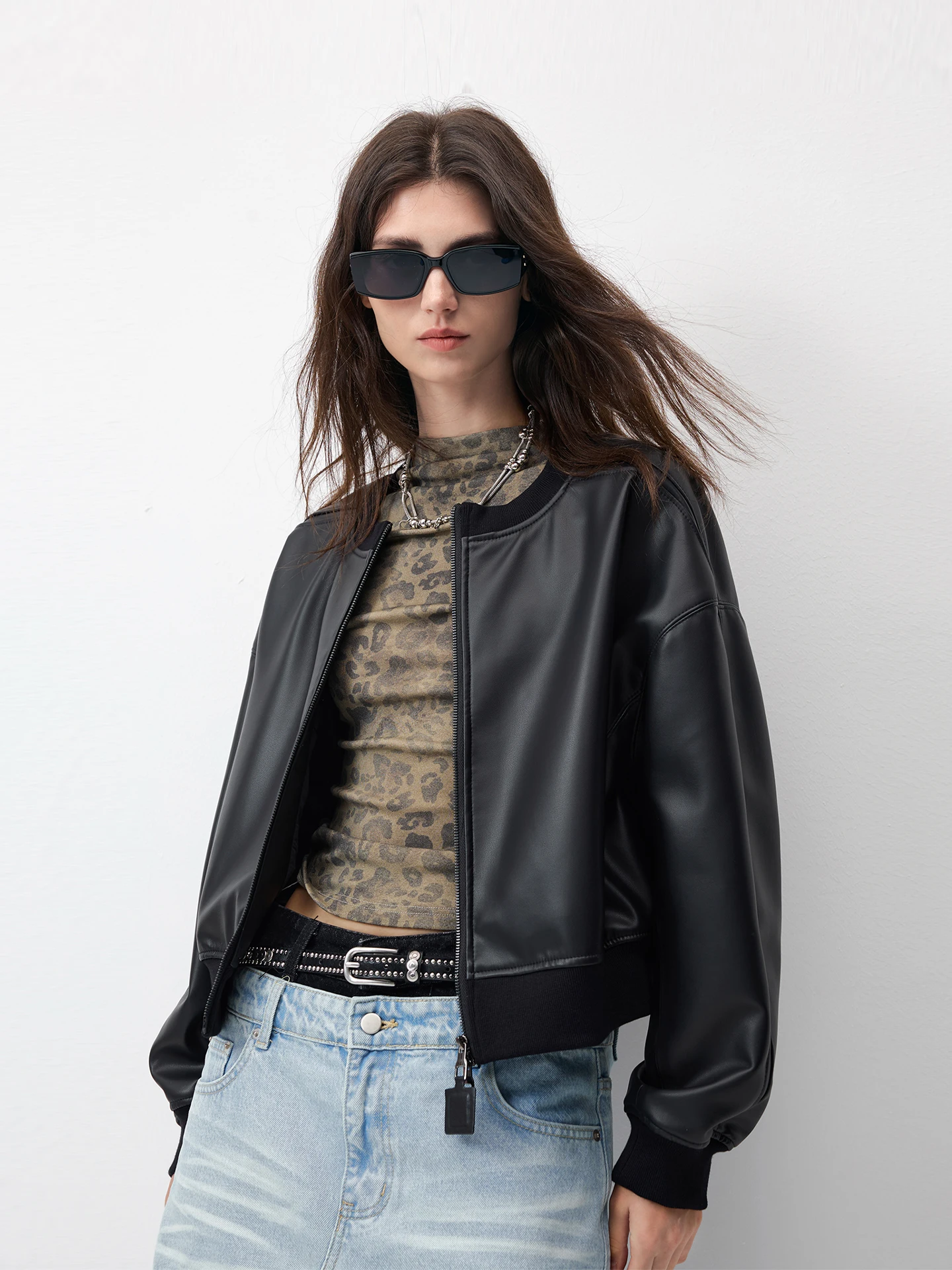 Kele Women's Loose Silhouette ort eepskin Leather Jaet Retro American Sle Zipper Closure Breathable Casual Coat