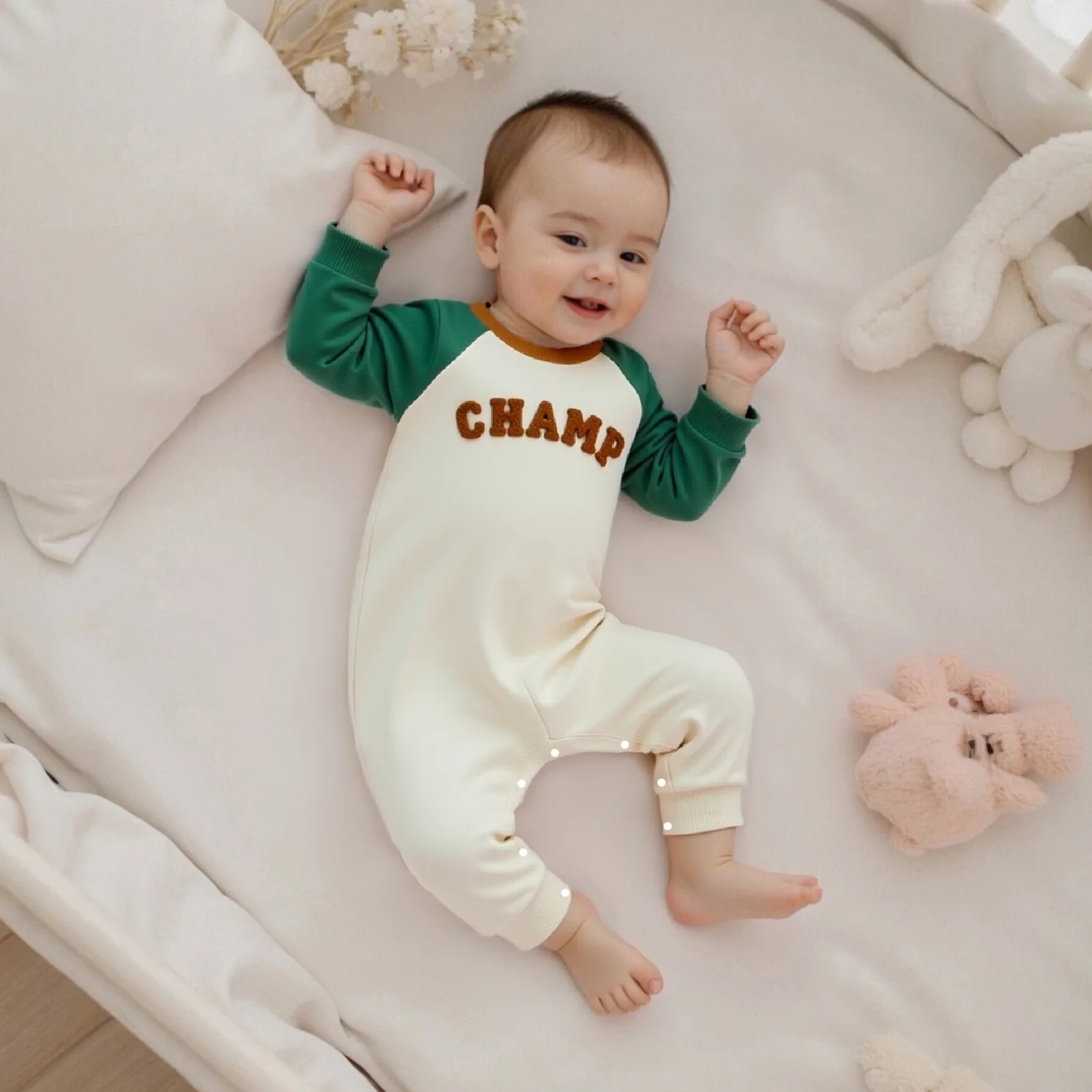 بدلة قفز خريفية للأطفال الأولاد بأكمام طويلة وياقة دائرية ومطرزة بألوان متباينة