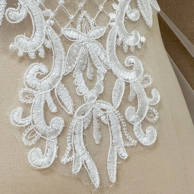 3ピースの高品質彫刻レースフラワーセット、大きなサイズのセンターフラワーヘッドベール用