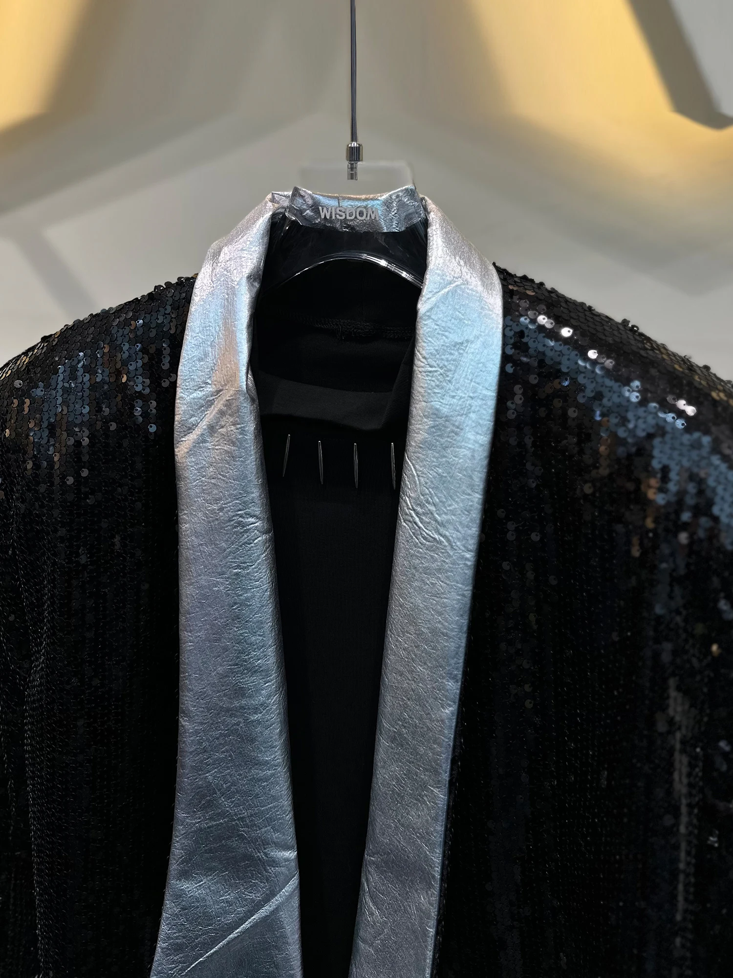 Trendy Male New Black Short Small Fragrant Long Sleeve Coats Men's High-end Bright Silver Splicing Sequined Design Handsome Tops