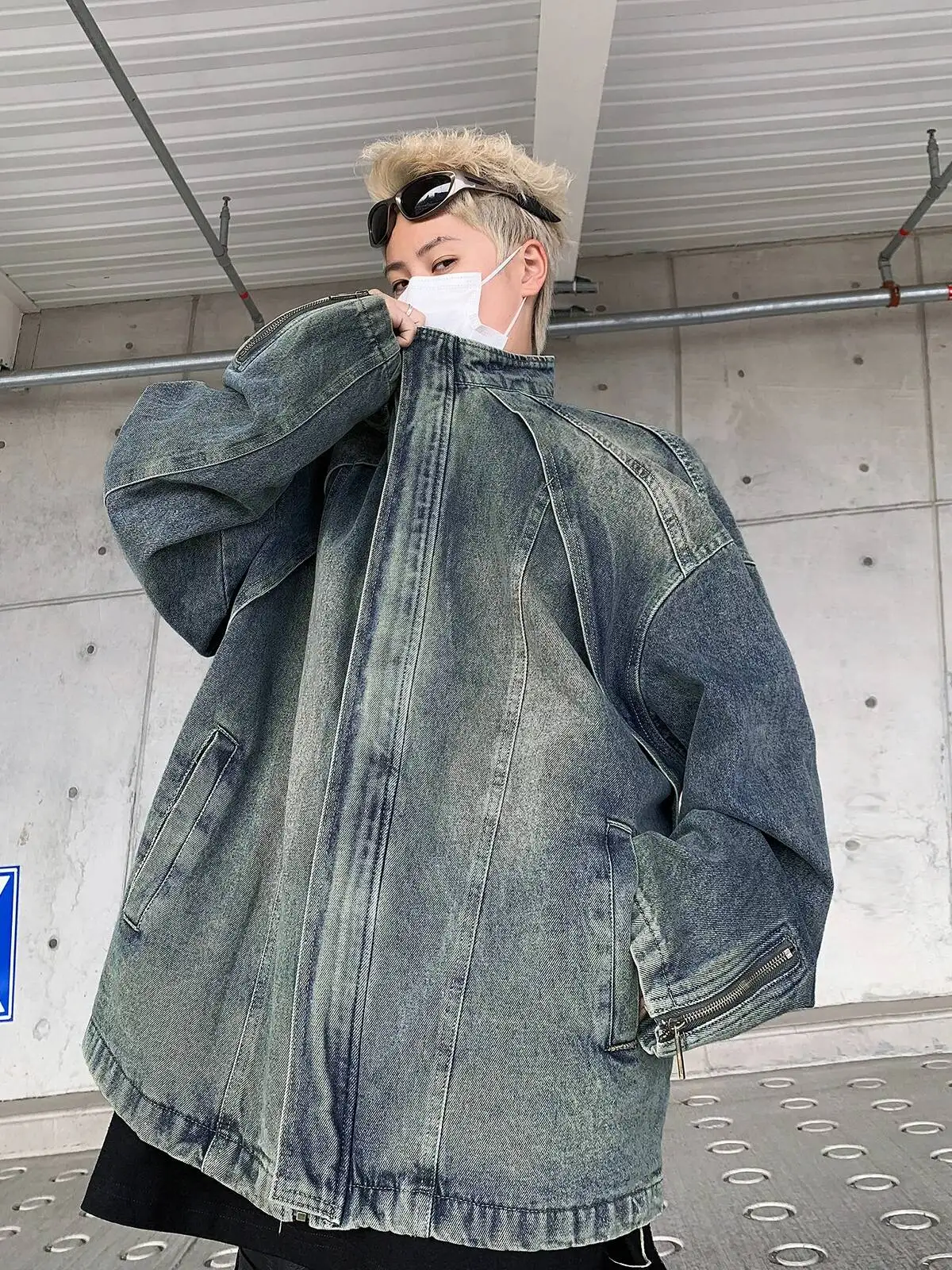 Image 7: Veste en jean pour homme 2026 – Nouvelle veste en jean déstructurée épaisse pour homme, coupe ample, style rétro américain, col montant, fermeture éclair, manteau d'extérieur