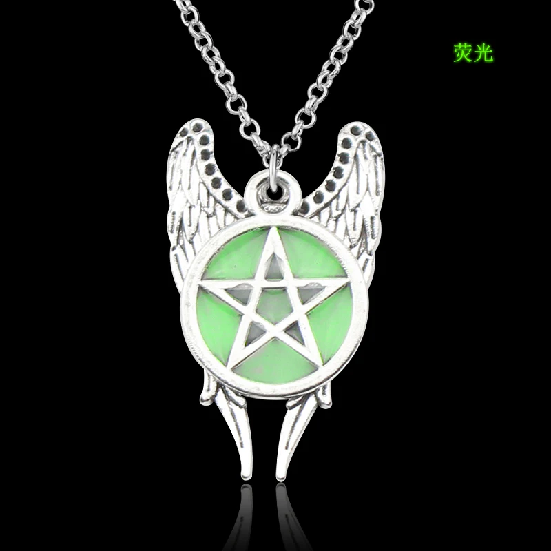 Luminous Glowing Arrow Pendant Necklace Knight Spear Necklace Glow In The Dark Pike Necklace for Women Men Halloween Gift