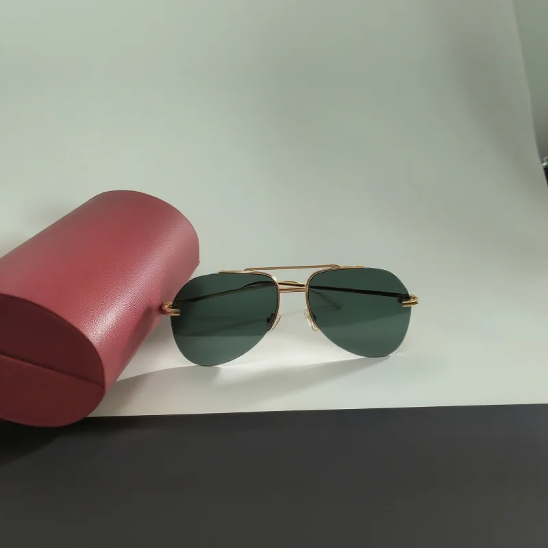 

High Quality 25 New Fashion Sunglasses/glasses, Excellent Workmanship, Simple and Stylish Couple Sunglasses High-end Gifts