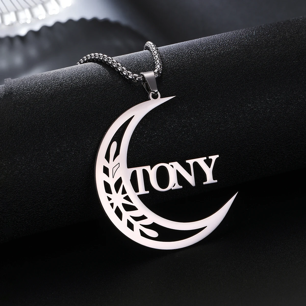 

Custom Crescent Moon Pattern Name Necklace, Personalized Stainless Steel Pendant, Romantic Exclusive Jewelry