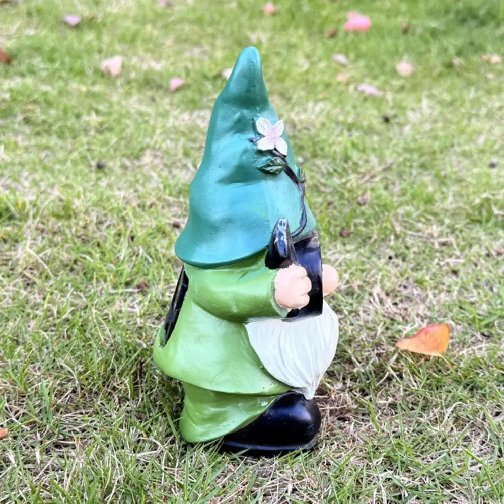 

Sunproof Garden Gnome Whimsical Garden Decor Solar-powered Garden Gnome Statue with Telescope Resin Outdoor Sculpture for Lawn