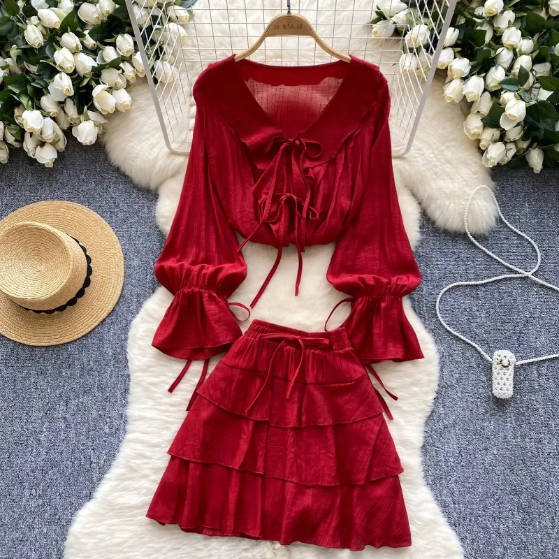 

Chic Women Two-Piece Sets Long Flare Sleeve Sexy V-neck Lace-up Ruffle Top and Slim Tiered Short Skirt Korean Autumn Clothing
