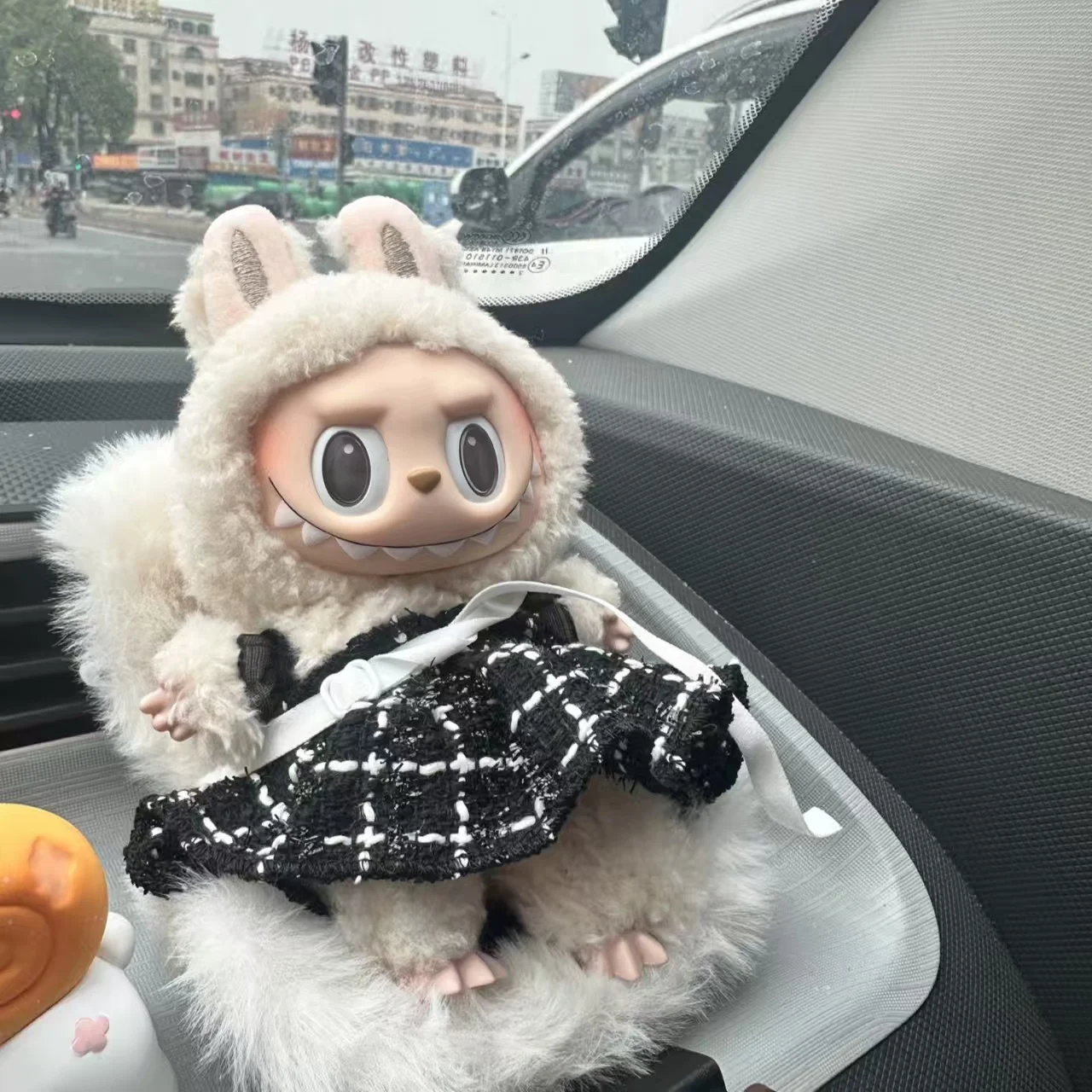 Für Labubu Puppe Kleidung Outfit Zubehör Labubu Kleidung Designer Schwarz und Weiß Kariertes Kleid Set DIY Mini Puppen Kleidung Geschenk