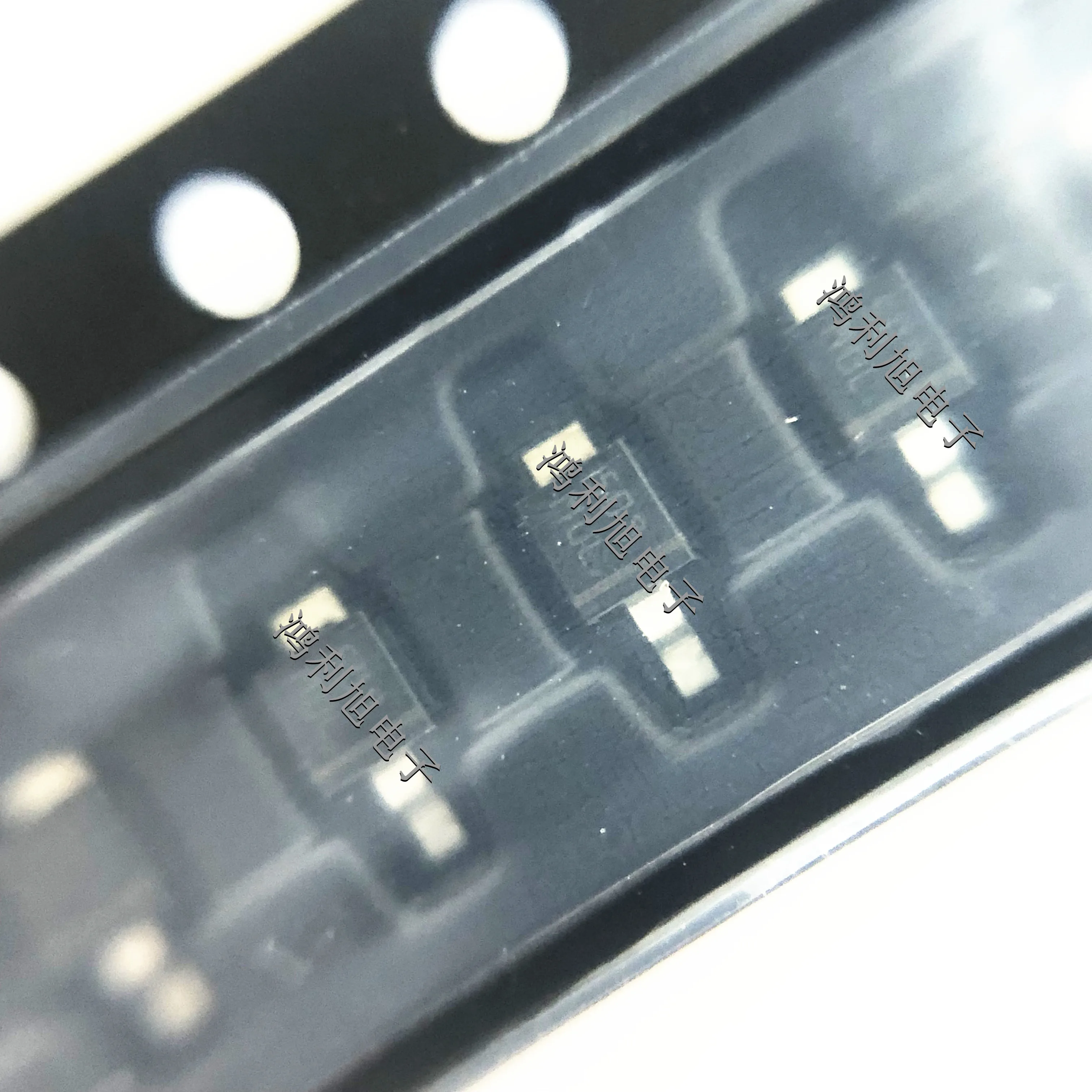 20PCS/Lot SM2T3V3A MARKING: MUL Diode TVS Single Uni-Dir 3.3V 200W 2-Pin(1+Tab) ST Mite T/R