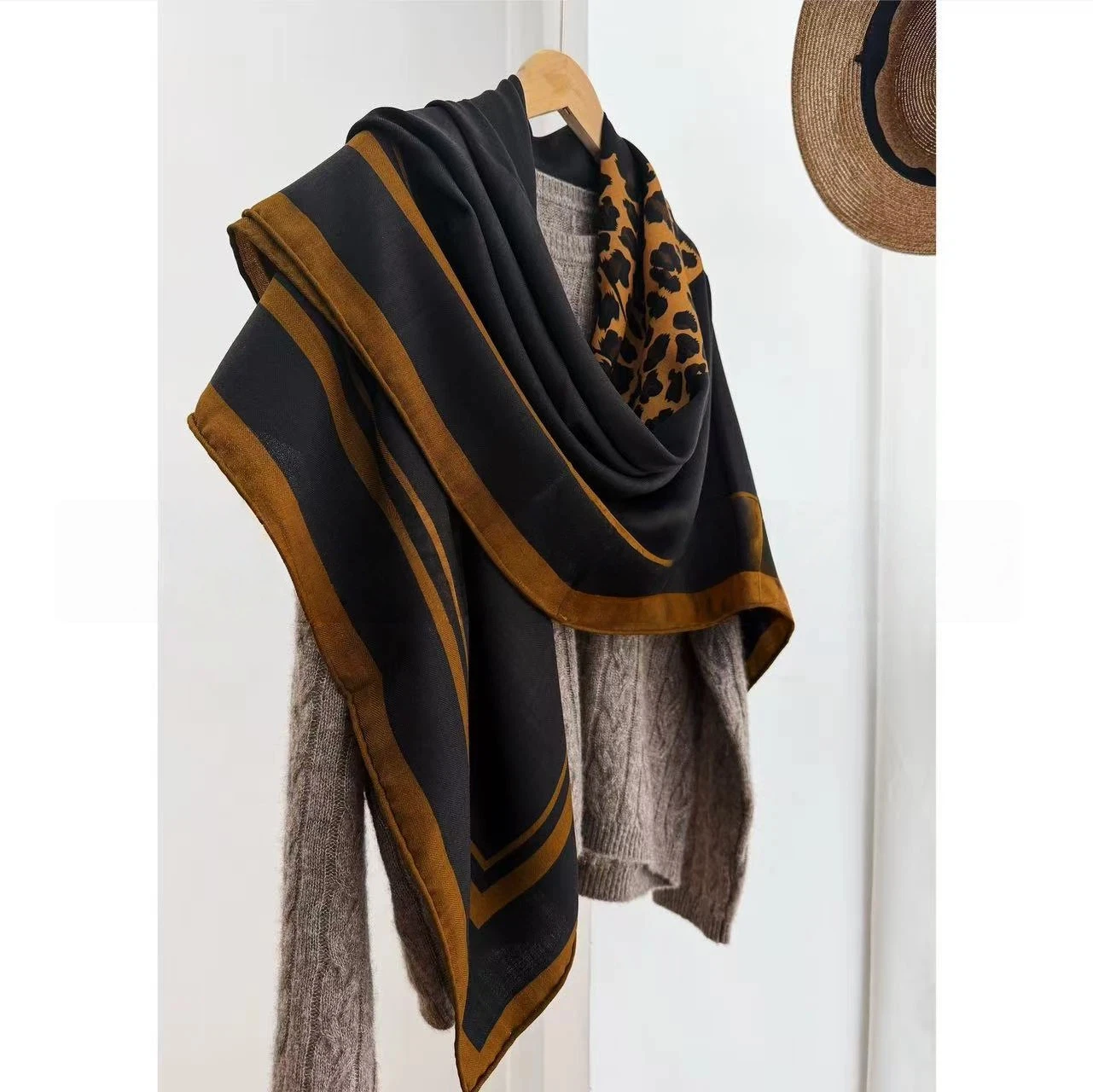 30% Silk 70% Wool Square Scarf for Women Autumn Winter Leopard Print Neck Scarves Silk Wool Women's Stole Cape