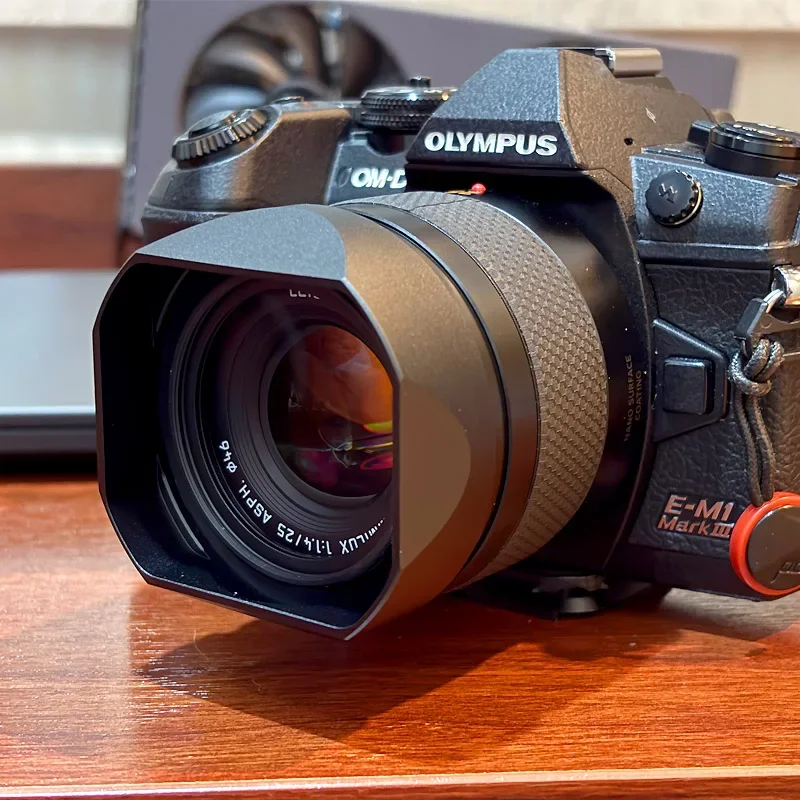 

Bayonet Metal Square Len hood Comes With Metal Cap for Panasonic LUMIX LEICA DG SUMMILUX 25mm F1.4 ASPH