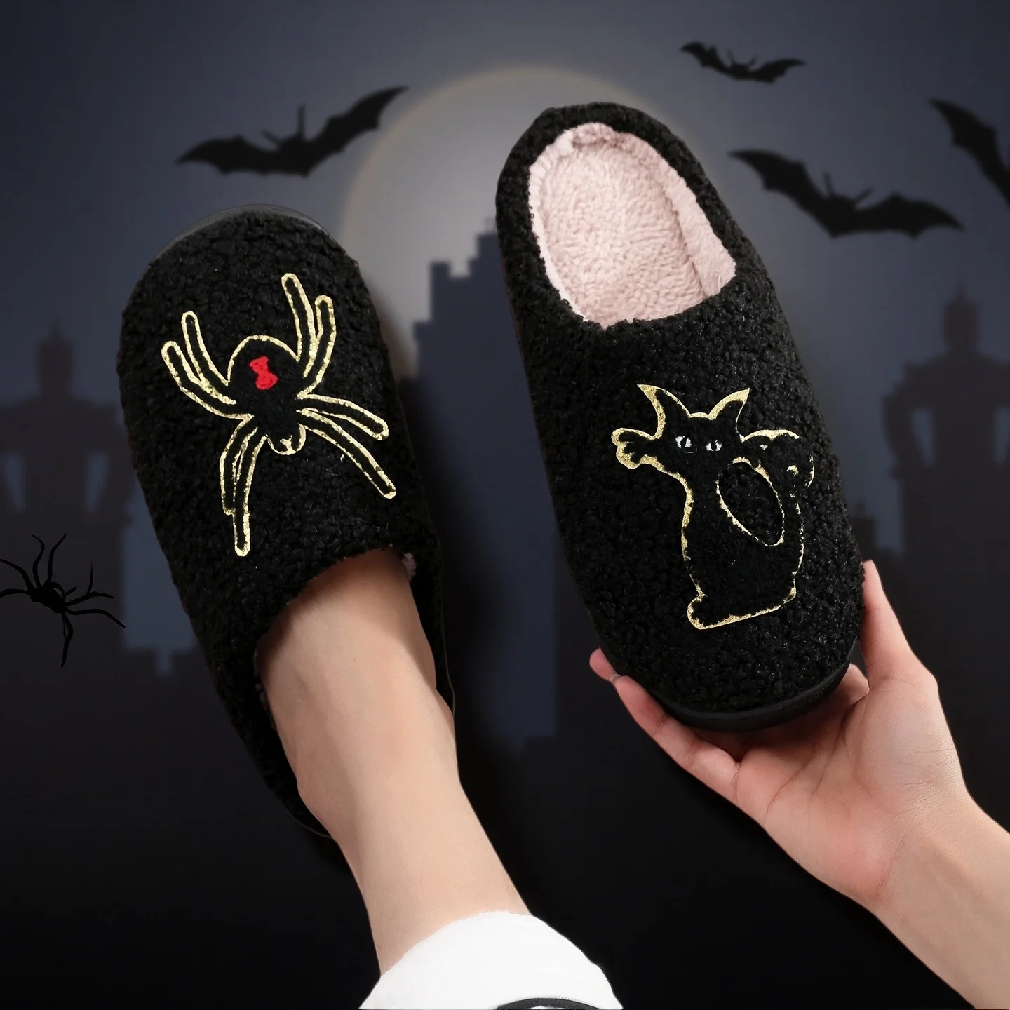 A Pair of Black Halloween Horror Spider Black Cat Pattern Embroidered Plush Home Thick-Soled Comfortable Fur Slippers Personalized Warm Non-Slip Indoor Slippers Autumn and Winter Gifts for Men and Women to Wear