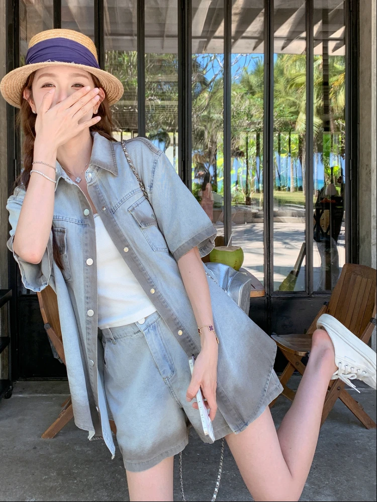 

Korean style casual denim suit women's summer 2025 new retro design style short sleeved shirt shorts trendy two-piece set