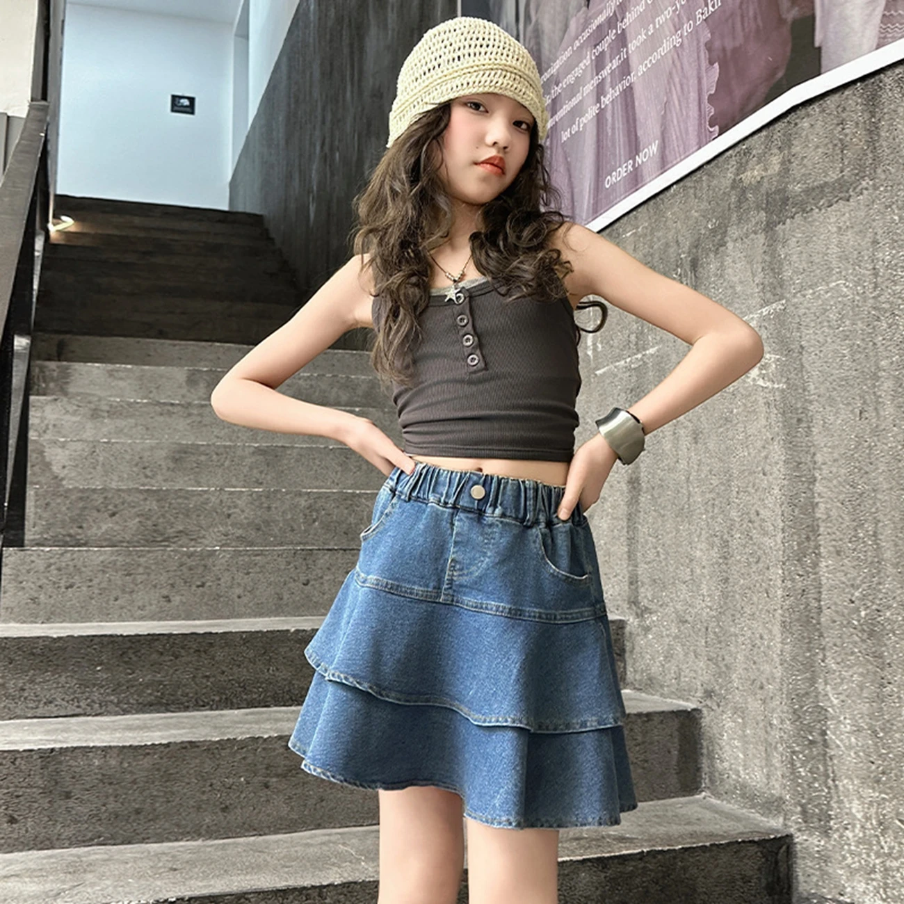 

Новый дизайн, детские джинсовые шорты 2025 года с оборками, элегантная модная уличная одежда в стиле торта для девочек-подростков и детей