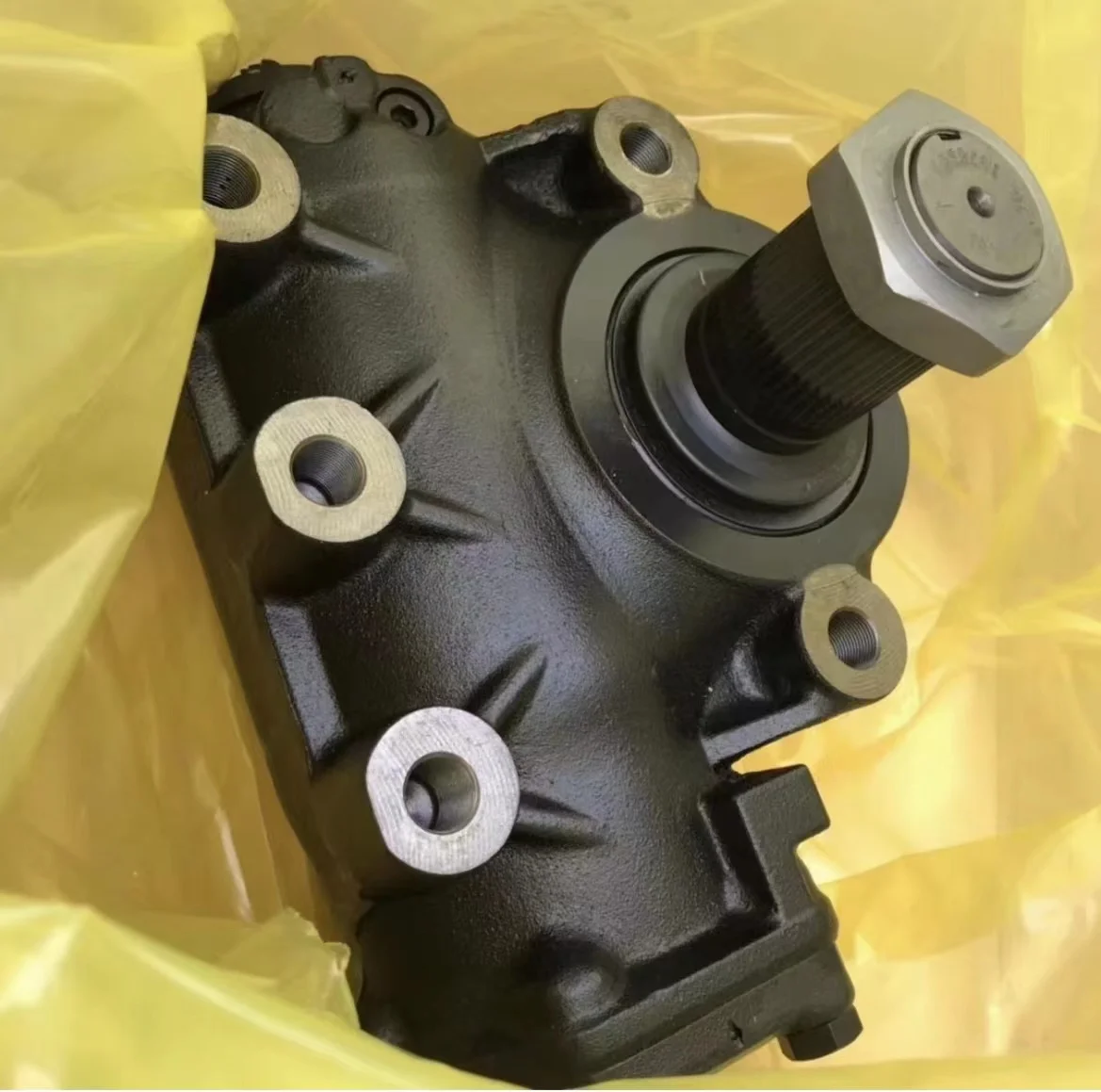 Hydraulic steering pump DZ9114470075 for Shacman F2000 F3000 truck spare parts steering box assembly