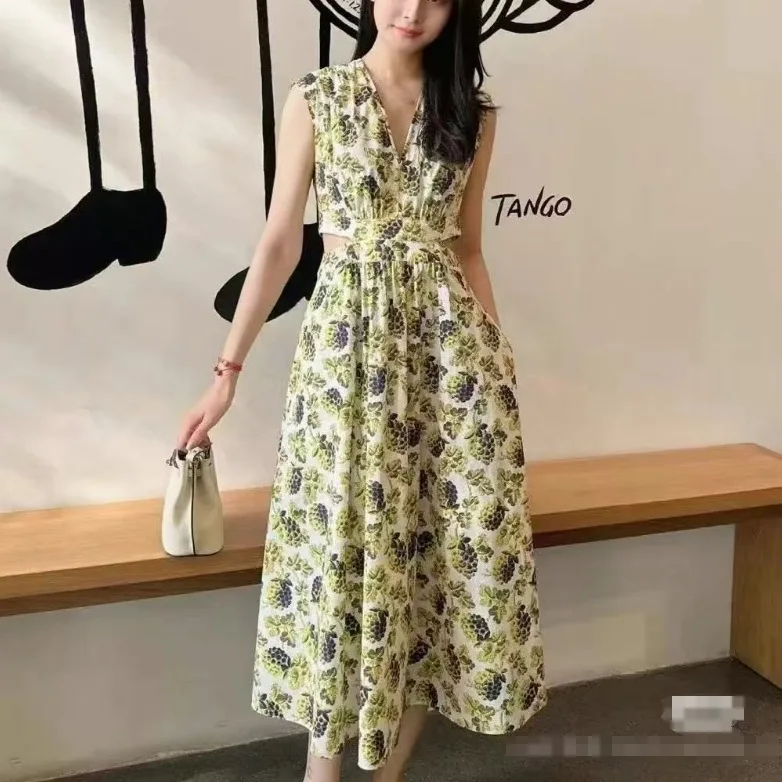 

2025 Summer New! Resort Style Sun Yellow Dress - Berry Print, Waist Cutout, Sleeveless, High End