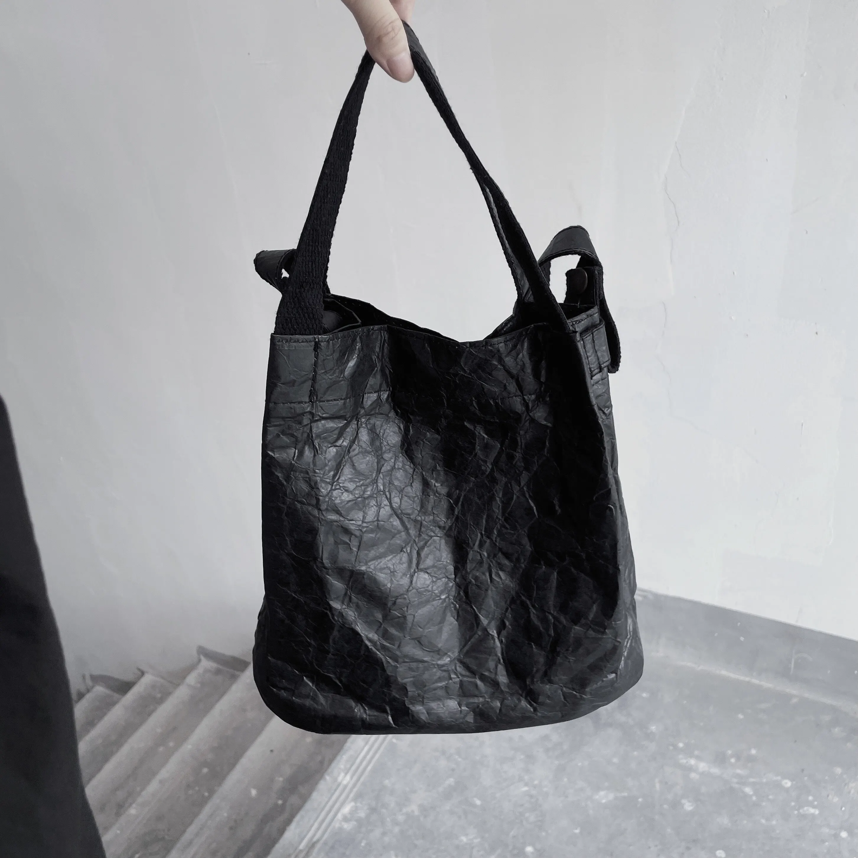 Dark Style Cowhide Paper Pleated Bucket Bag With Large Capacity and Practical Cross-Body Bag, Bucket Bag