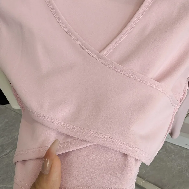 Feste Brustpolster, überkreuzter Rücken, Yoga-Kleidung, eng anliegend, schlankmachend, Sport-Langarm-Laufshirt, Fitness-Oberteil, Shirts – Detail 9