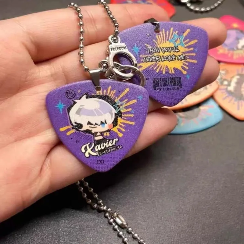 Amor y espacio profundo Xavier Zayne Sylus lindos accesorios de dibujos animados de Anime llavero de selección de guitarra colgante decorativo de dibujos animados creativos