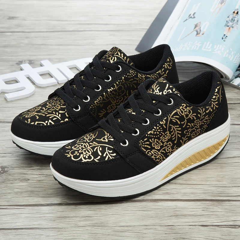 

2025new comfort casual Four Seasons casual shoes plus size women's shoes classic rocking Shoes35-42High quality