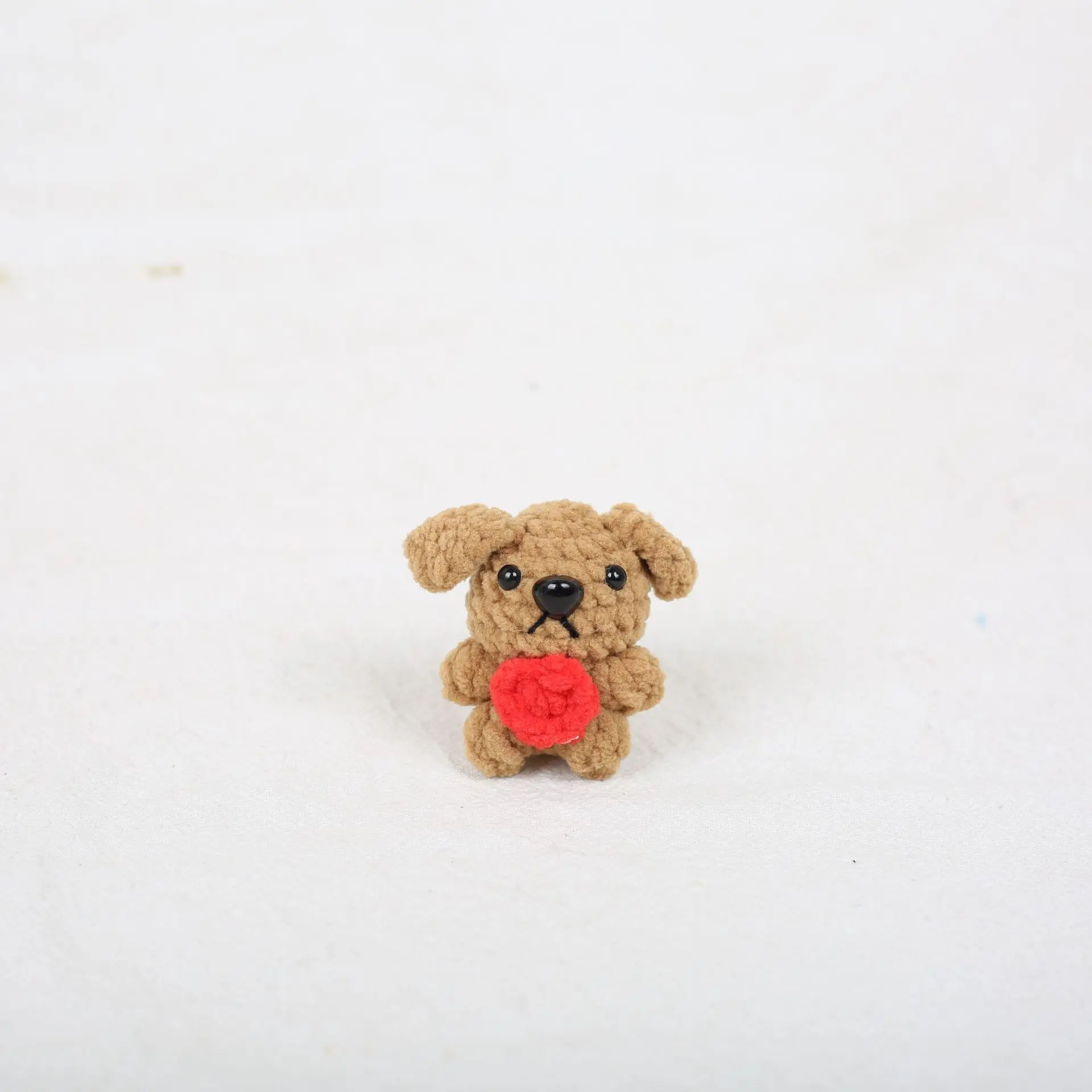 Niedlicher Gehäkelter Mini-Hund Anhänger Handgemachter Gewebter Tier-Schlüsselanhänger Gestrickter Welpe Schlüsselring Liebevolles Geschenk – Detail 4