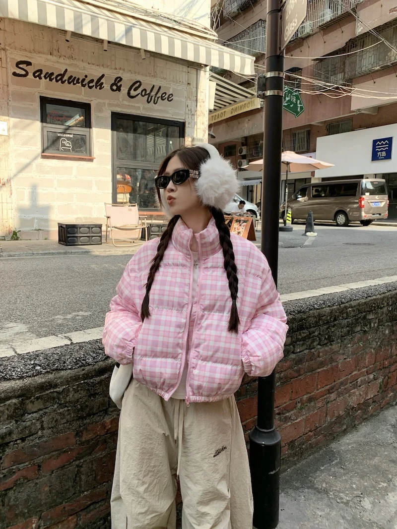 Coreano na moda doce bonito rosa xadrez casaco de inverno feminino algodão quente engrossar jaqueta curta harajuku streetwear gola alta outerwear