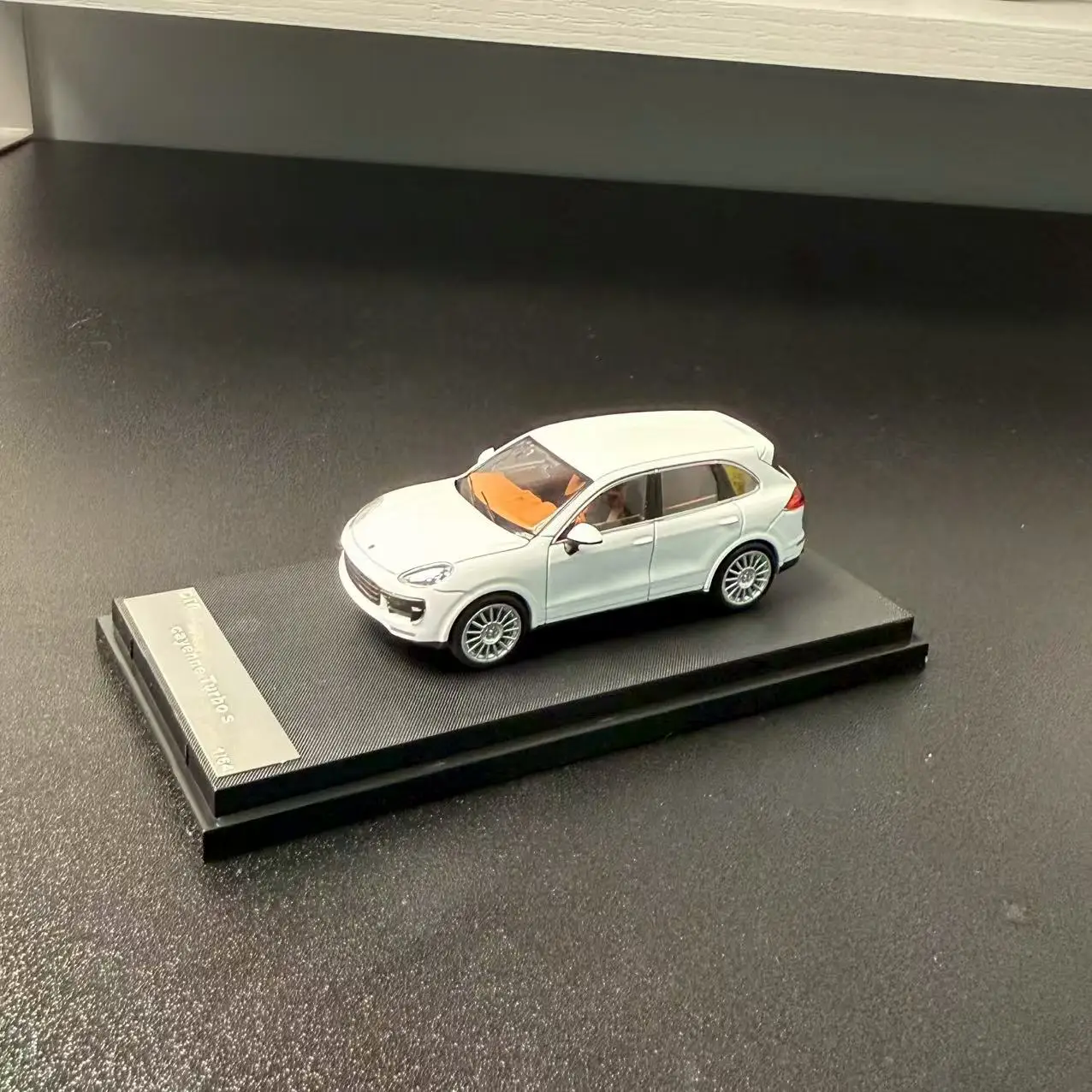 

DM Model 1:64 Cayenne Turbos 2014 Alloy Car model